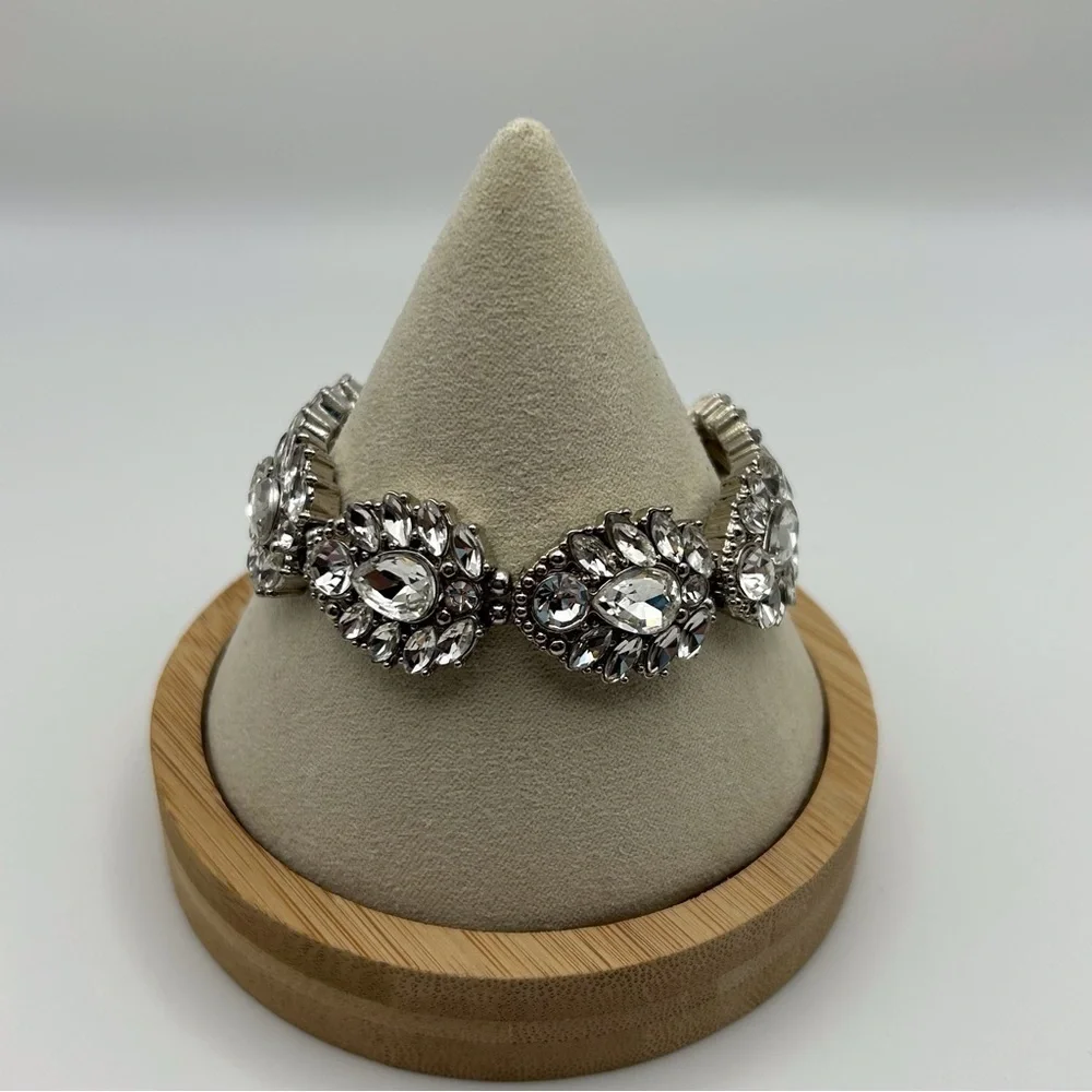 Rhinestone Sparkle Floral Leaf Stretch Bracelet Silver Tone Princess Statement